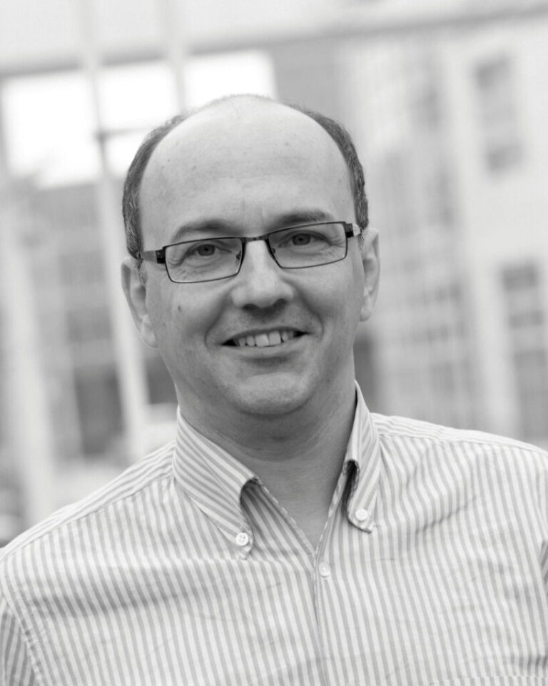 Dr. Simon Feldhaus, MD
