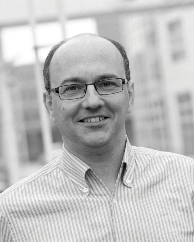 Dr. Simon Feldhaus, MD